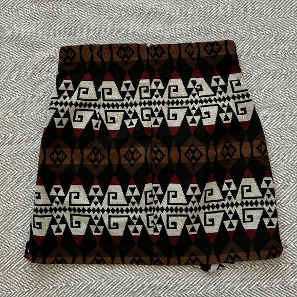 Zara | Aztec printed mini skirt - Picture 3 of 6